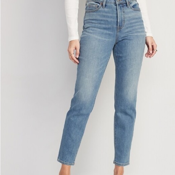 High-Waisted OG Straight Built-In Warm Ankle Jeans | Old Navy size 8P - Picture 2 of 12